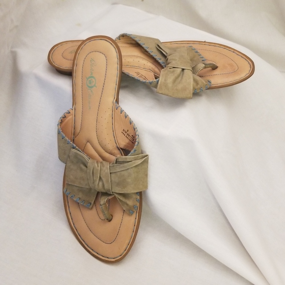 Leather bow sandals